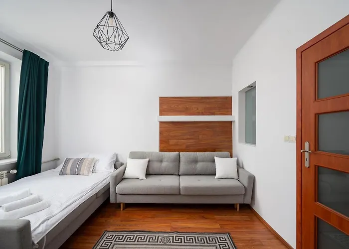 Kino Femina Comfort By Bookinghost Lejlighed Warszawa