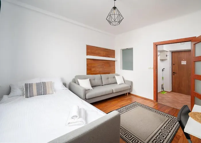 Kino Femina Comfort By Bookinghost