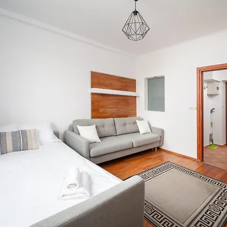 Kino Femina Comfort By Bookinghost